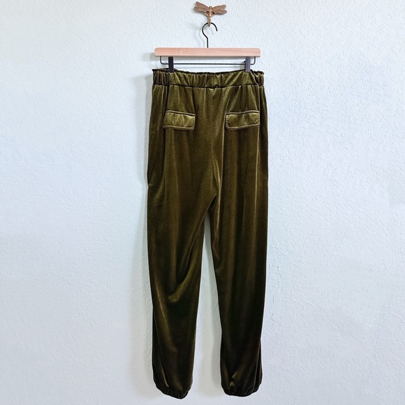 Vada Winter•Katelyn Jogger Pant in Moody Olive Velvet - Picture 7 of 11